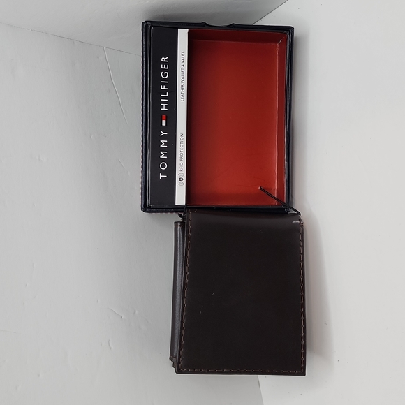 TOMMY HILFIGER, MENS WALLET DOUBLE FOLD, DARK BROWN,GENUINE LEATHER, BROWN COLOR - Picture 2 of 10